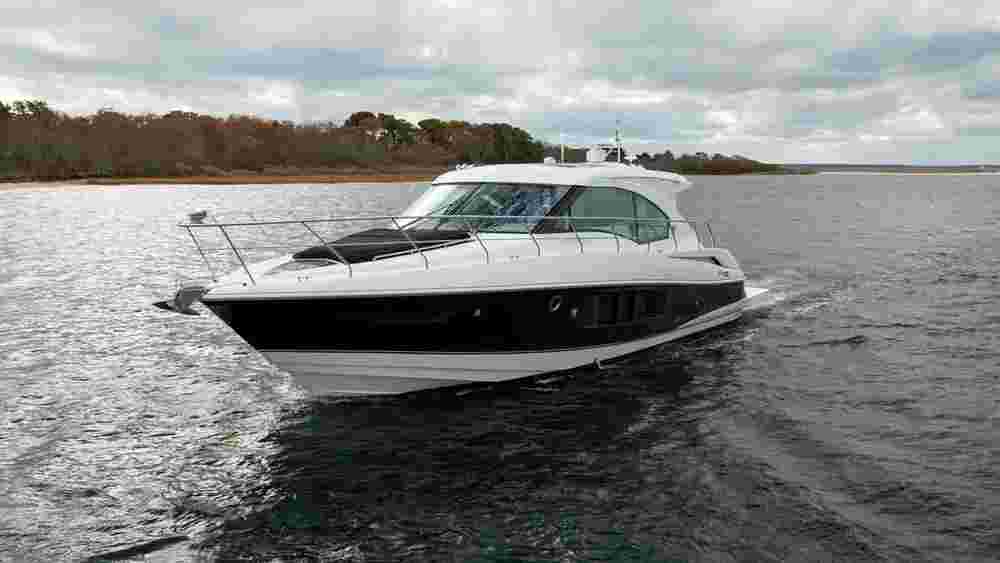 2014 Cruisers Yachts 45 Cantius