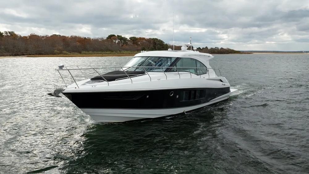 2014 Cruisers Yachts 45 Cantius