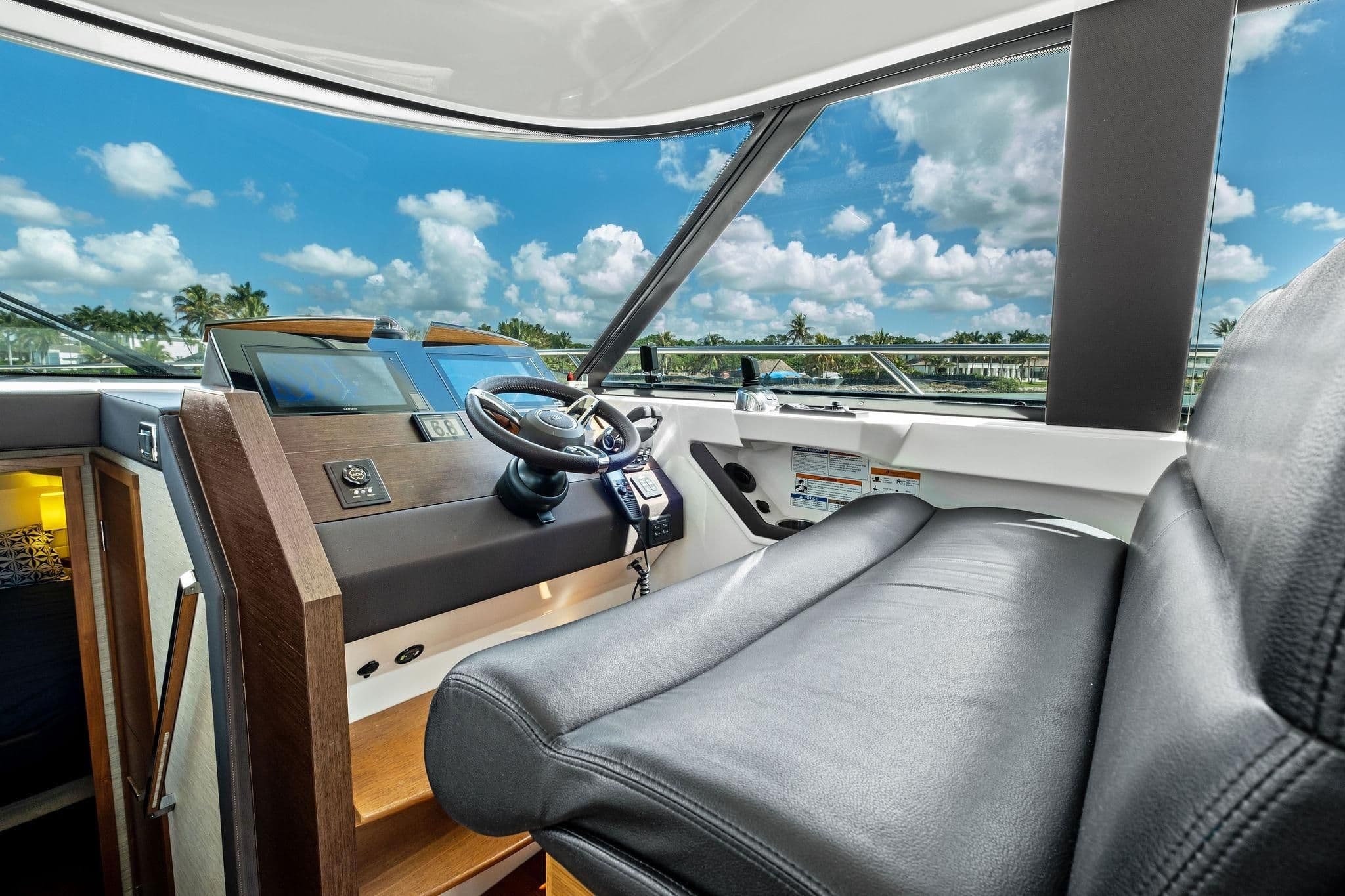 Tiara Yachts C44 Coupe zum Verkauf