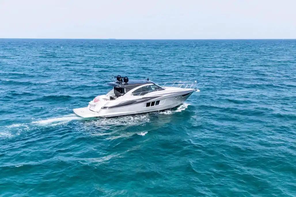 Cruisers Yachts 45 Cantius zum Verkauf