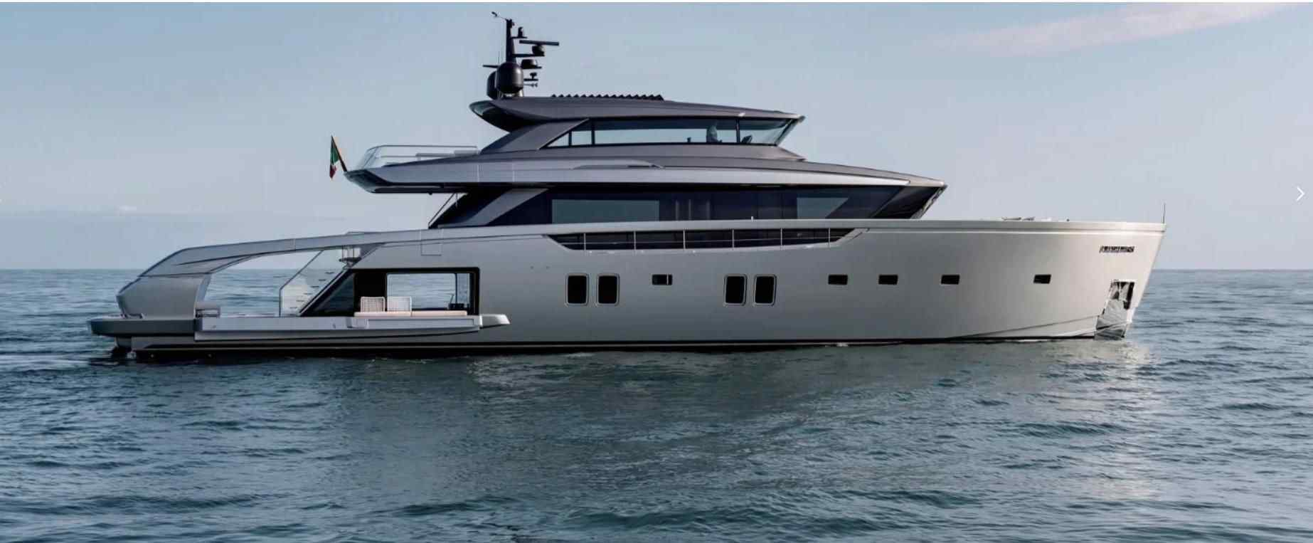 Yacht