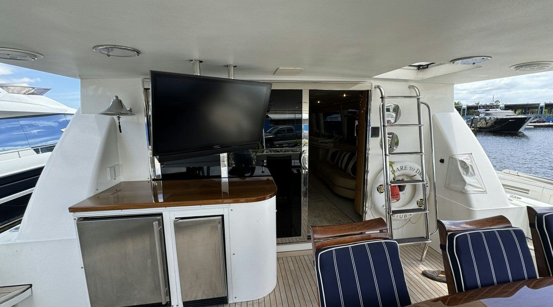 2000 Lazzara 76 Skylounge Vendido en Fort Lauderdale, Florida Motor Yacht 5