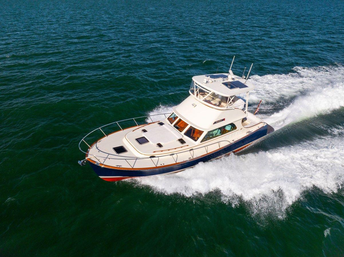 Hinckley Yachts Talaria 48 Flybridge For Sale