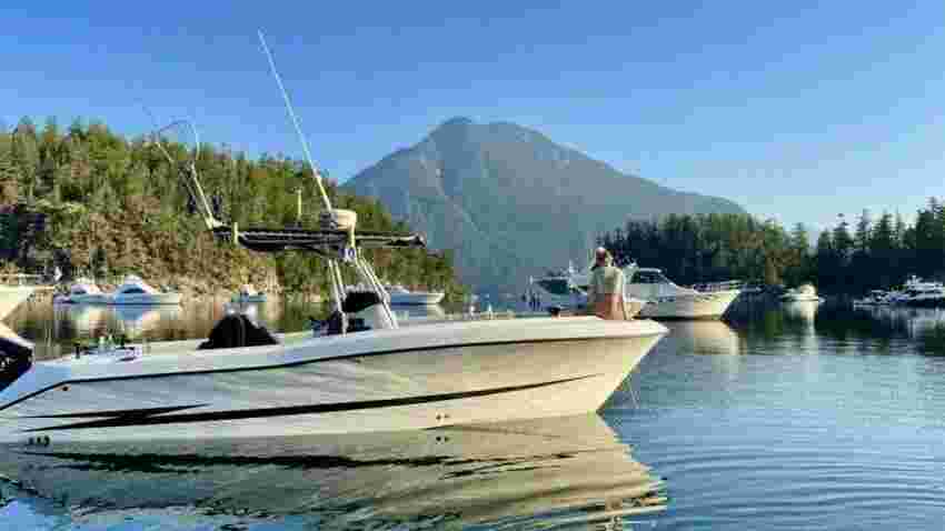 2002 Hydra-Sports 2796 Vector