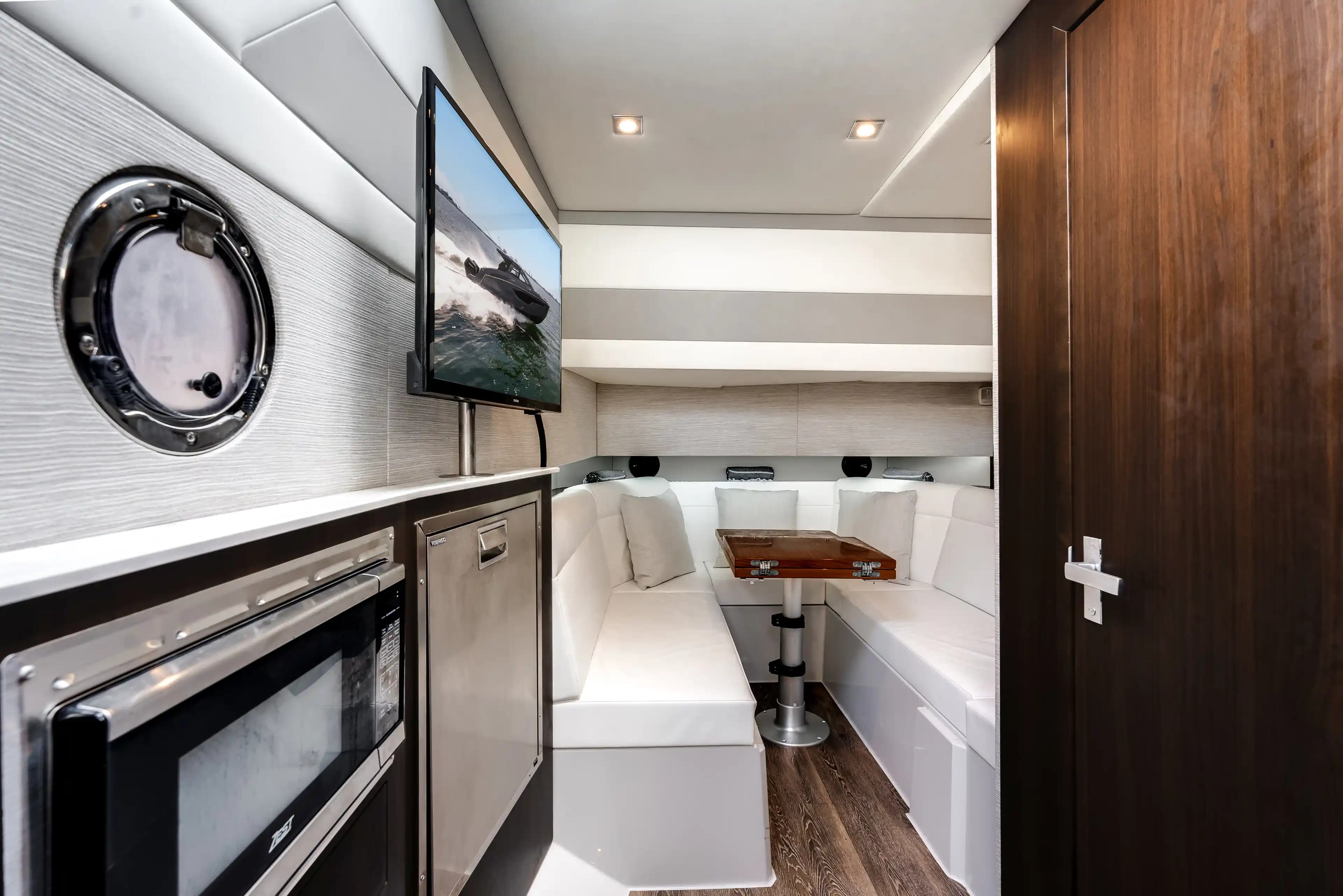 2023 Cruisers Yachts 42 GLS OB a la venta en Miami, Florida Bowrider 4