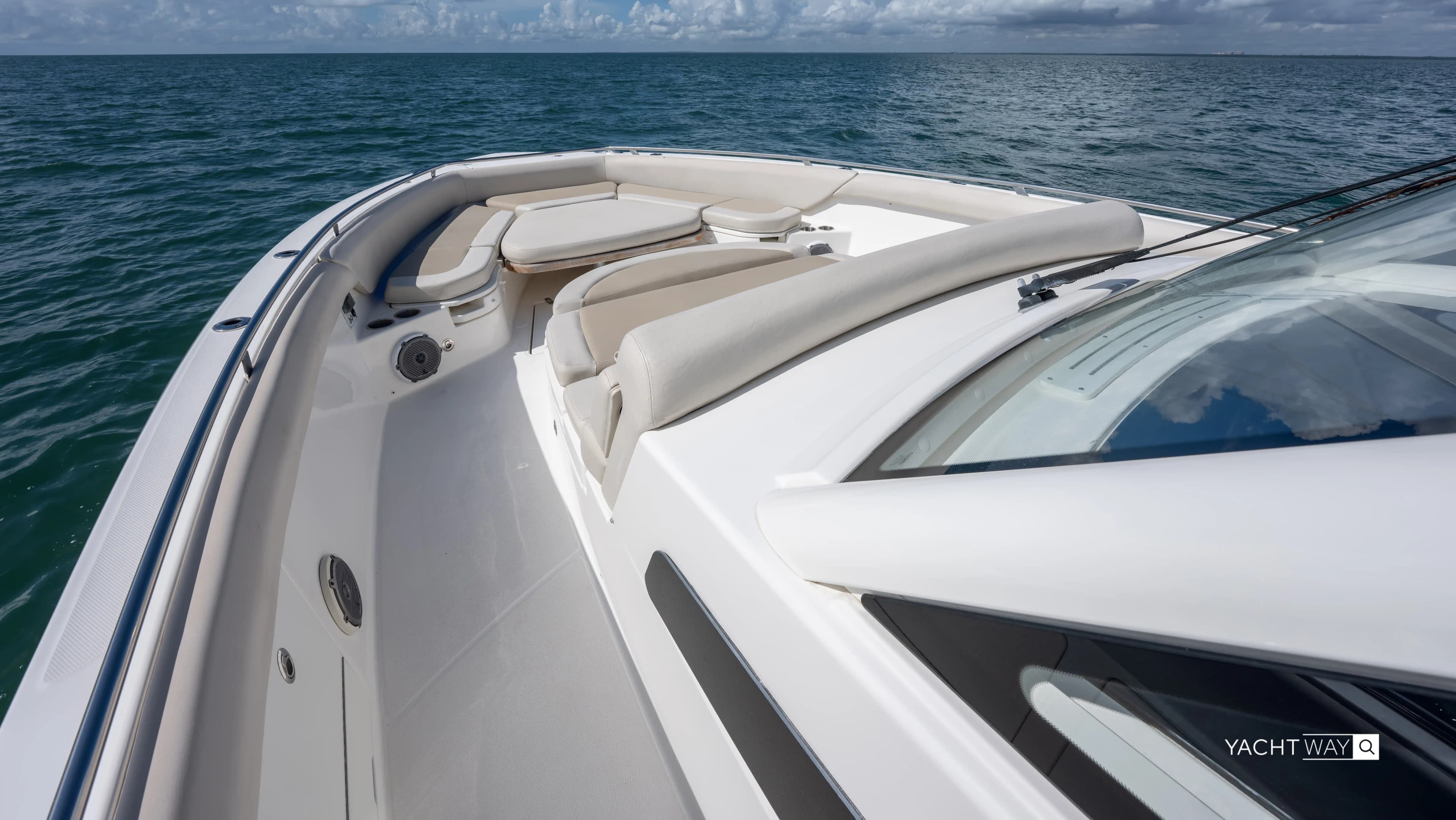 Boston Whaler 420 Outrage for Sale