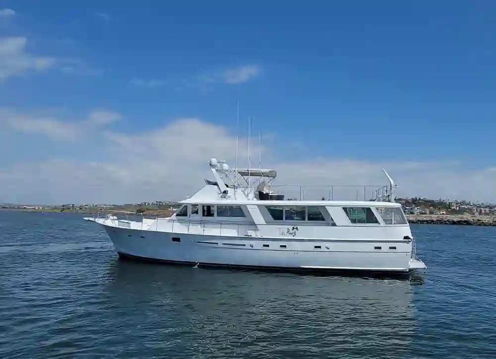 Hatteras 70 Extended Deckhouse For Sale