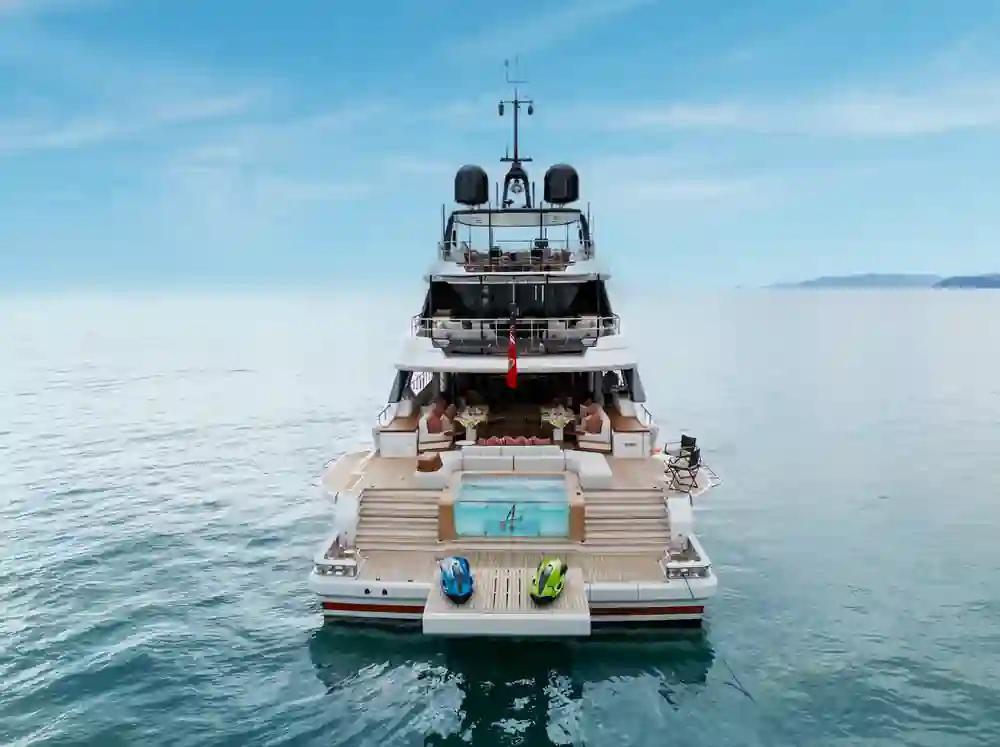 Benetti Oasis 34M in vendita