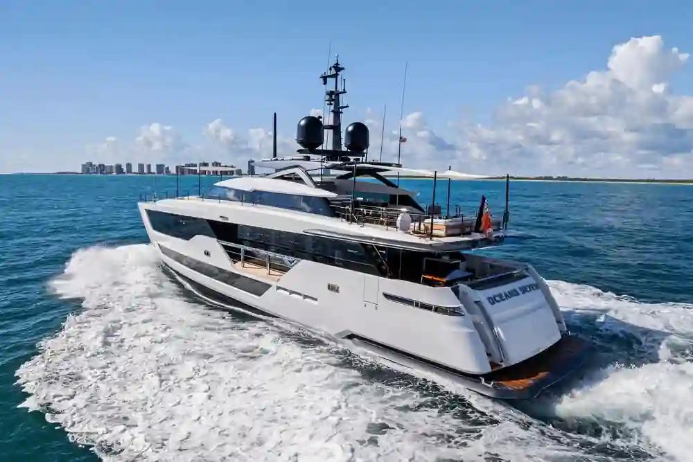 Custom Line Saetta 106 à vendre