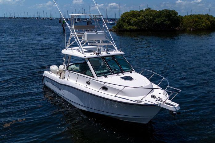 2015-boston-whaler-345-conquest-power-9826436-20250604083151745-1_XLARGE.jpg