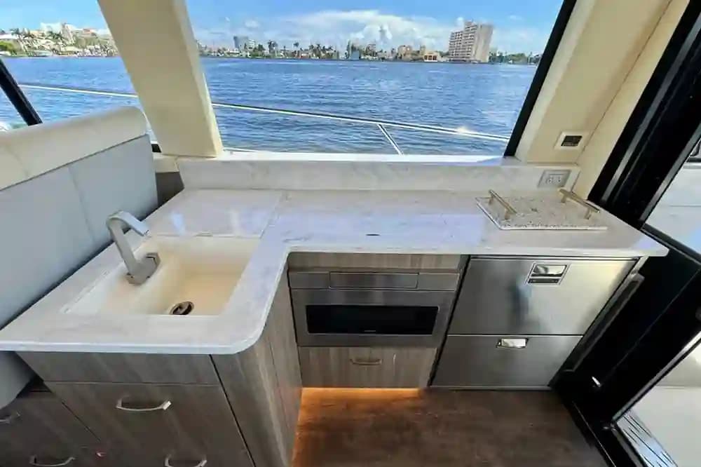 2022 Regal 42 XO zum Verkauf in Hollywood, Florida Motor Yacht 3