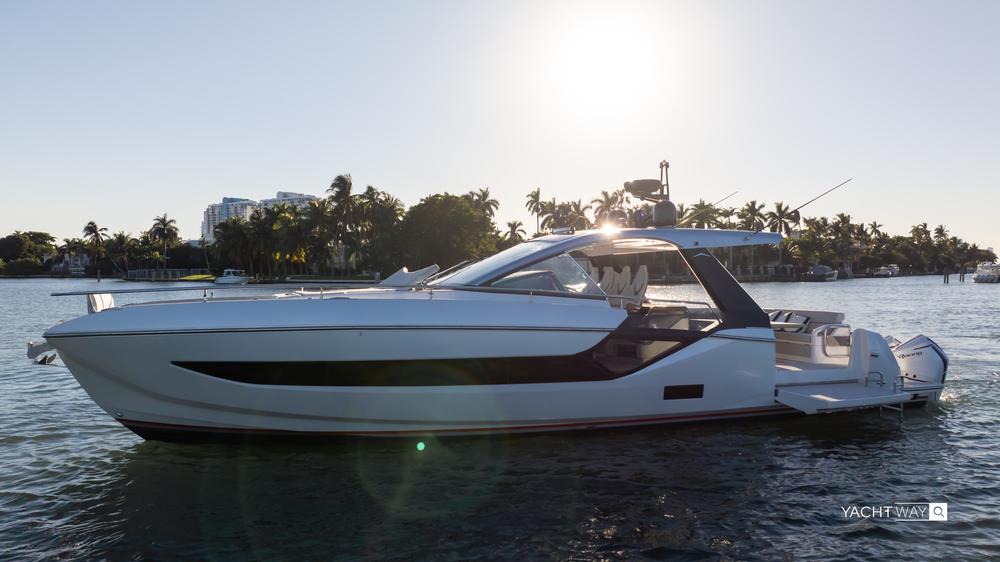 Azimut-Verve-47-Yacht-For-Sale_-51.jpg