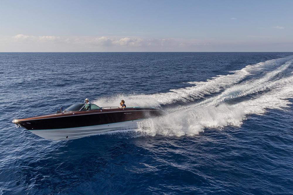 2023-riva-anniversario-power-9835684-20250611134026738-1_XLARGE.jpg