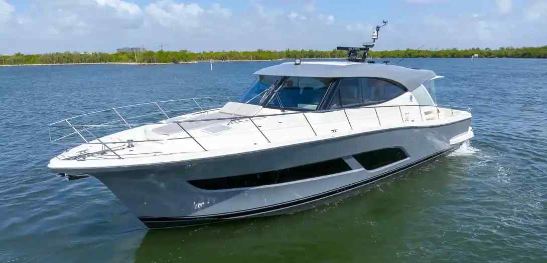 Yacht