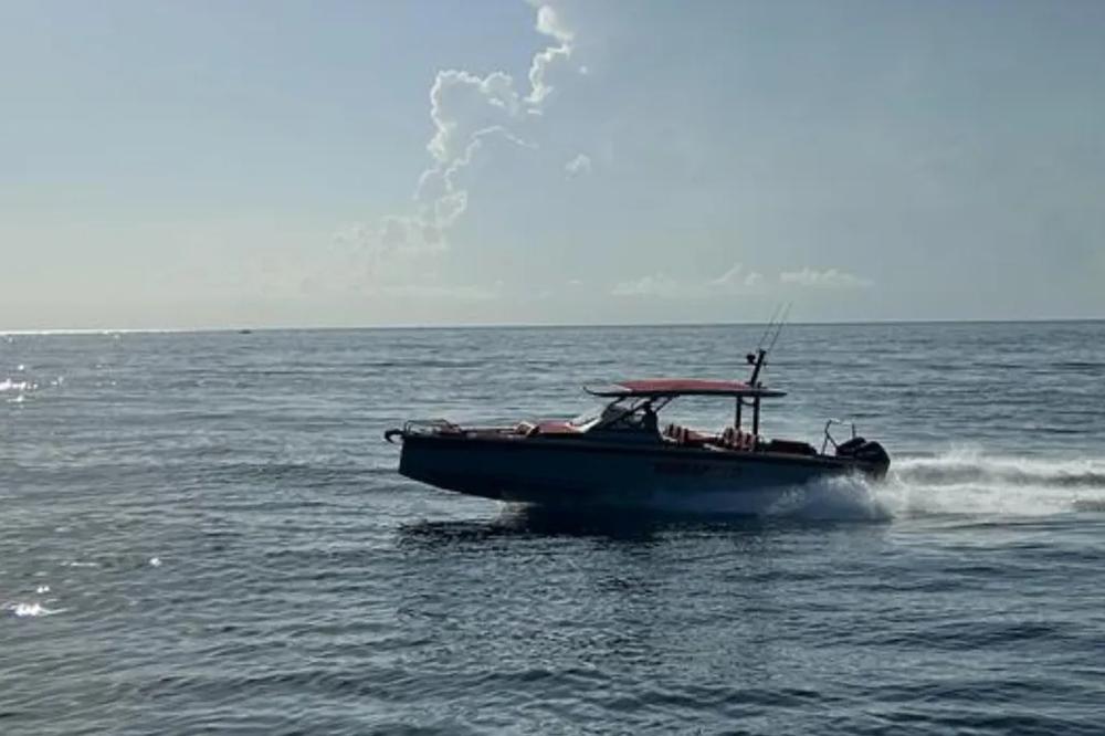 2022 Brabus Marine Shadow 900 Spyder & Sun-Top