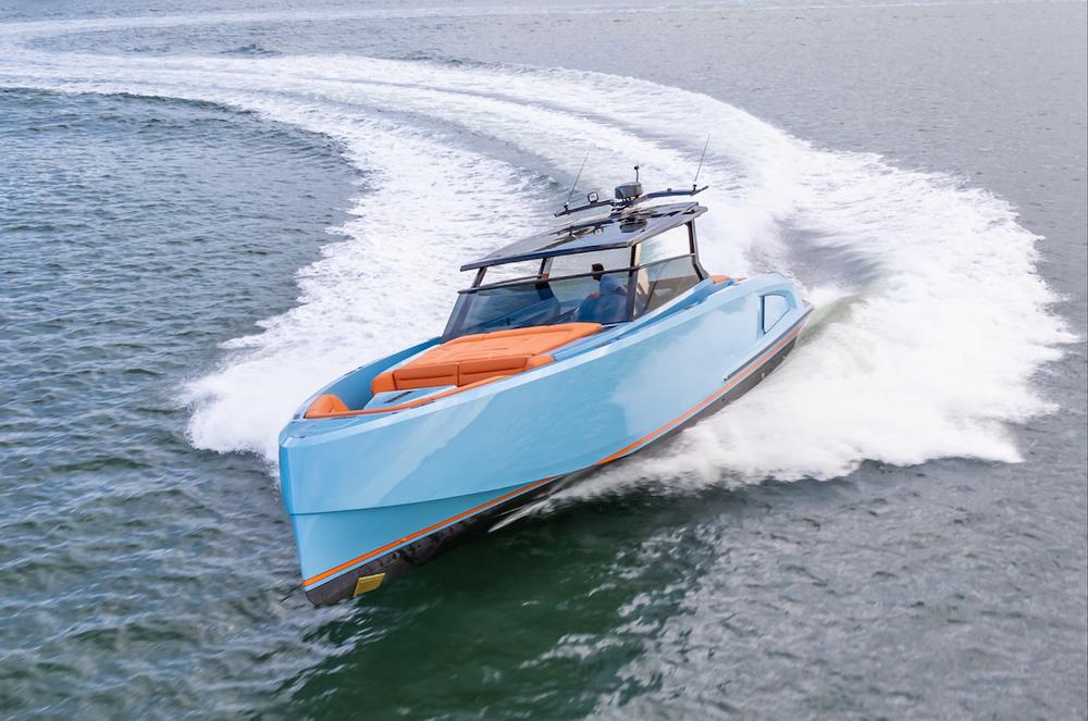 Vanquish-VQ52-yacht-luxury-easyboats-mallorca-cruising-front.png