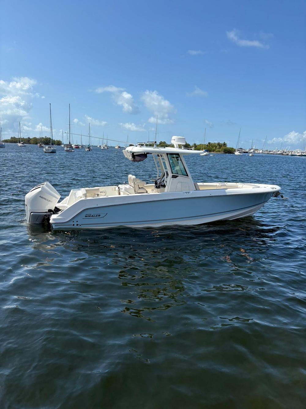 2023-boston-whaler-280-outrage-power-9785344-20250507110539700-1_XLARGE.jpg