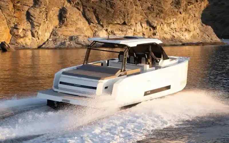 Yacht
