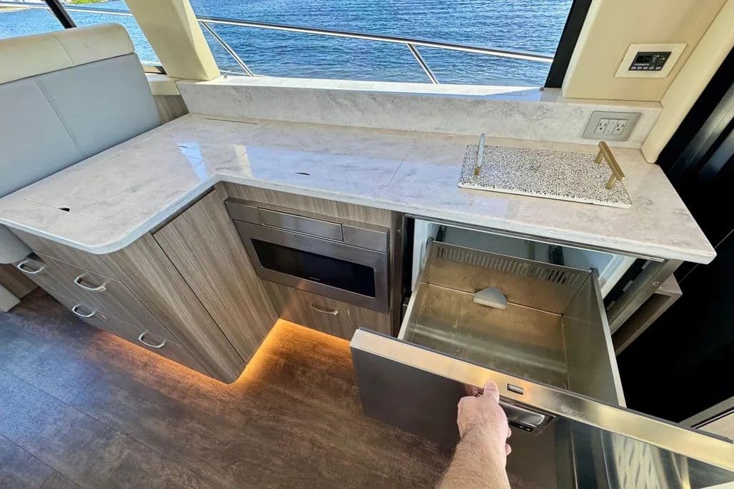 2022 Regal 42 XO zum Verkauf in Hollywood, Florida Motor Yacht 5