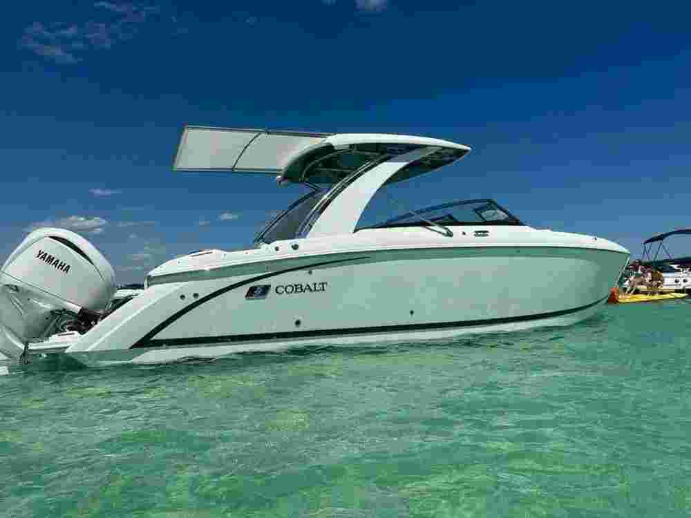 2024 Cobalt Boats 30SC Outboard