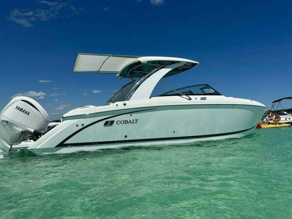 2024 Cobalt Boats 30SC Outboard