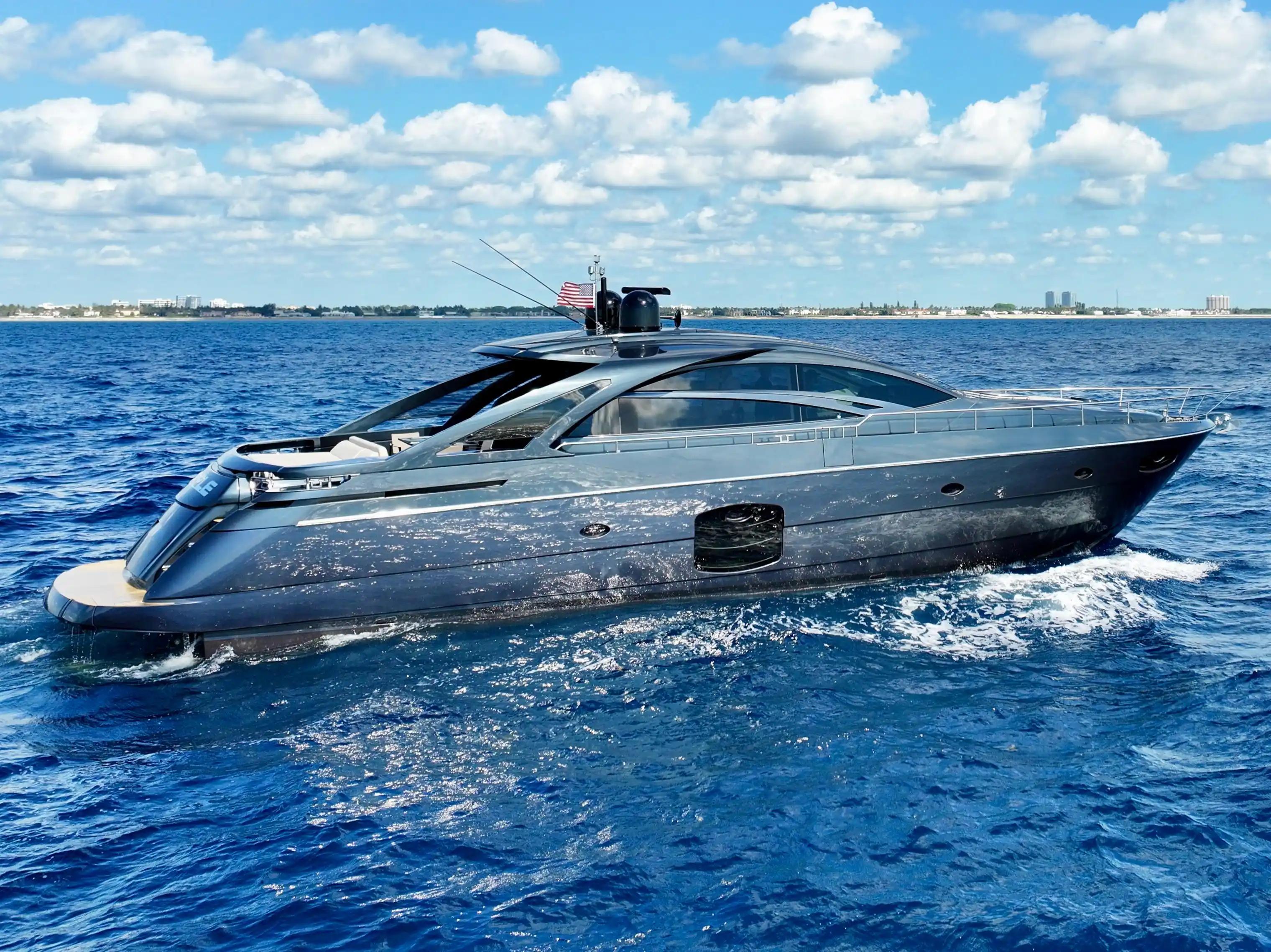 Pershing 70 a la venta