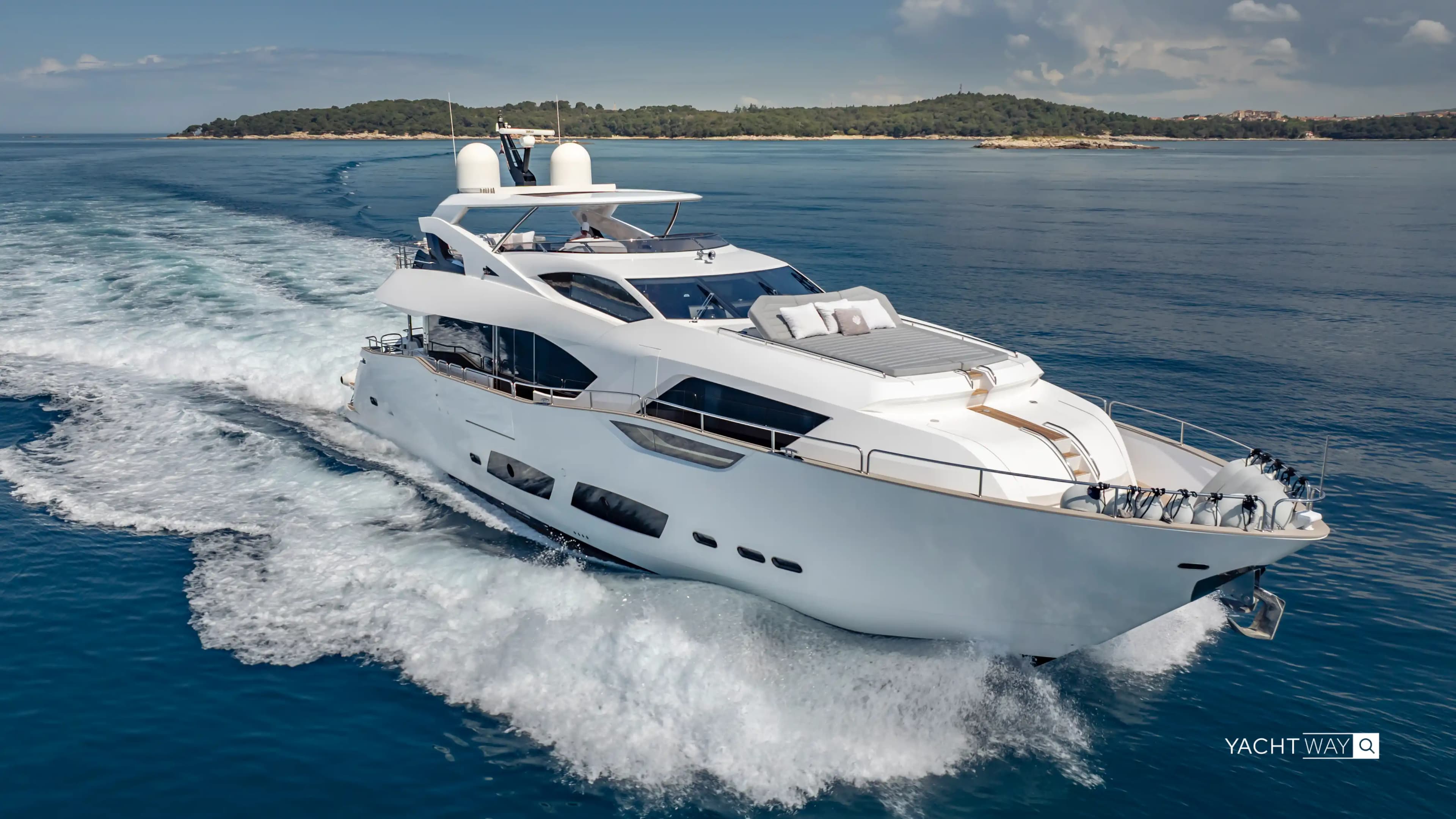 Sunseeker 95 Yacht for Sale