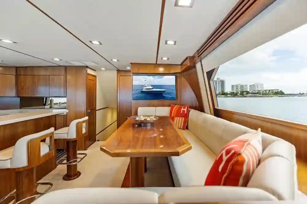 Viking Yacht 80C te koop