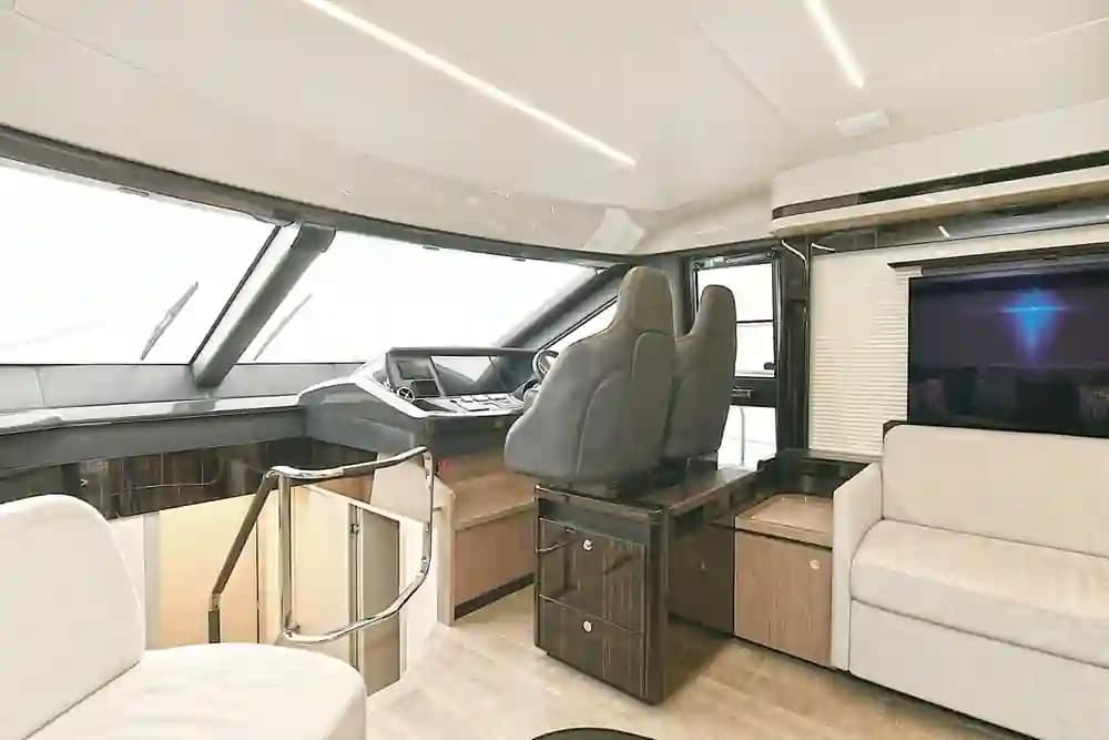 2022 Absolute 62 FLY for Sale in Huntington, New York Flybridge 4
