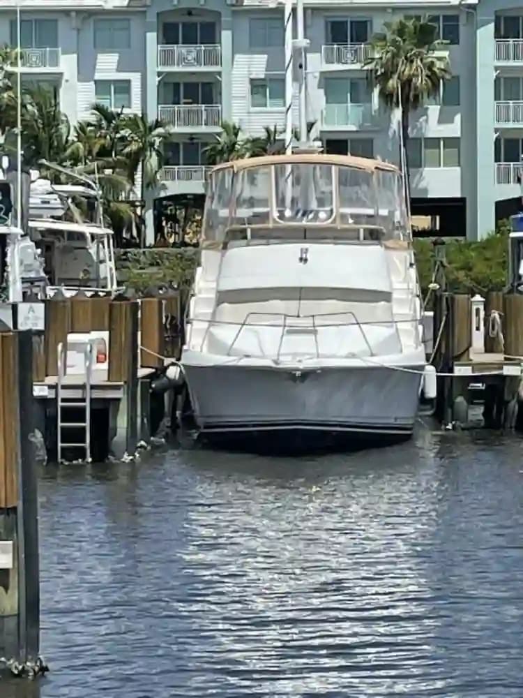 1997 Silverton 372 Motoryacht Sold in Fort Pierce, Florida Aft Cabin 4