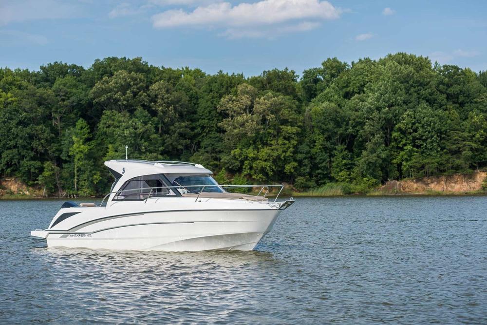 2026 Beneteau Antares 7