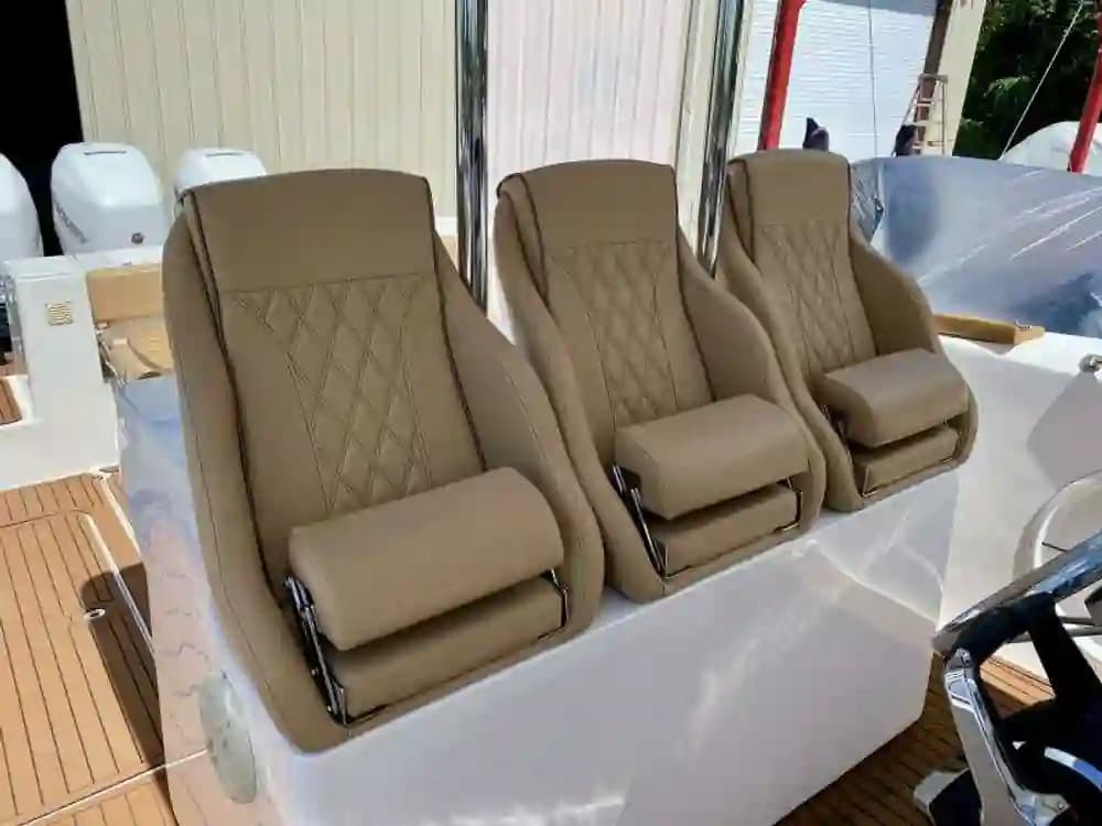 2023 Fishing Raptor 390 Solarium for Sale in Sarasota, Florida Center Console 2