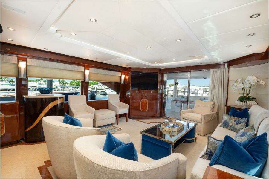 2014 Hargrave 94 Sky Lounge for Sale in Key Largo, Florida Motor Yacht 5
