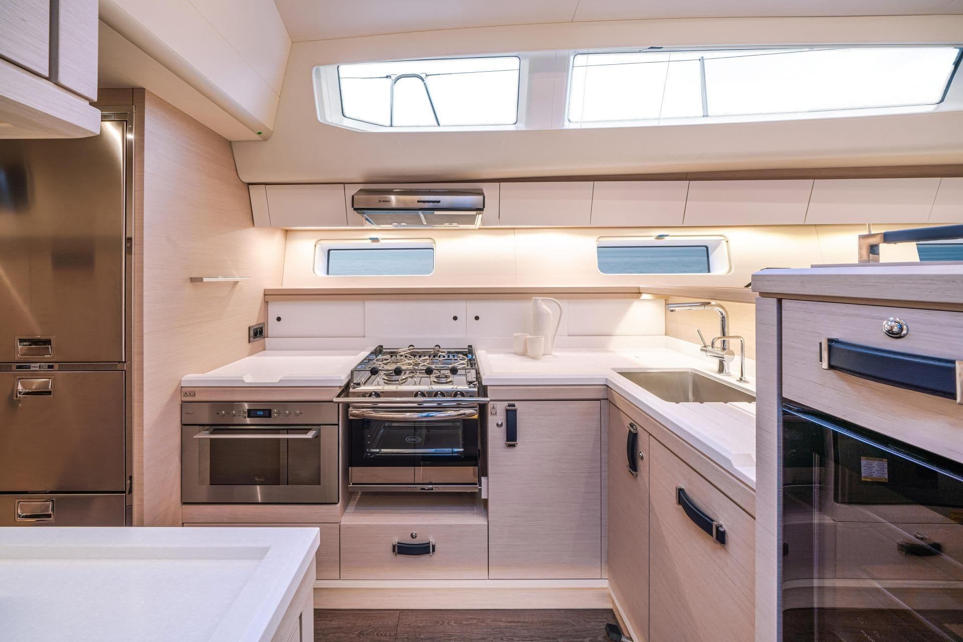 Jeanneau 65 te koop