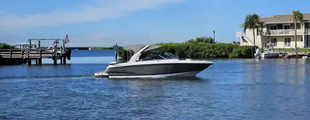 Regal 2700 Bowrider for Sale