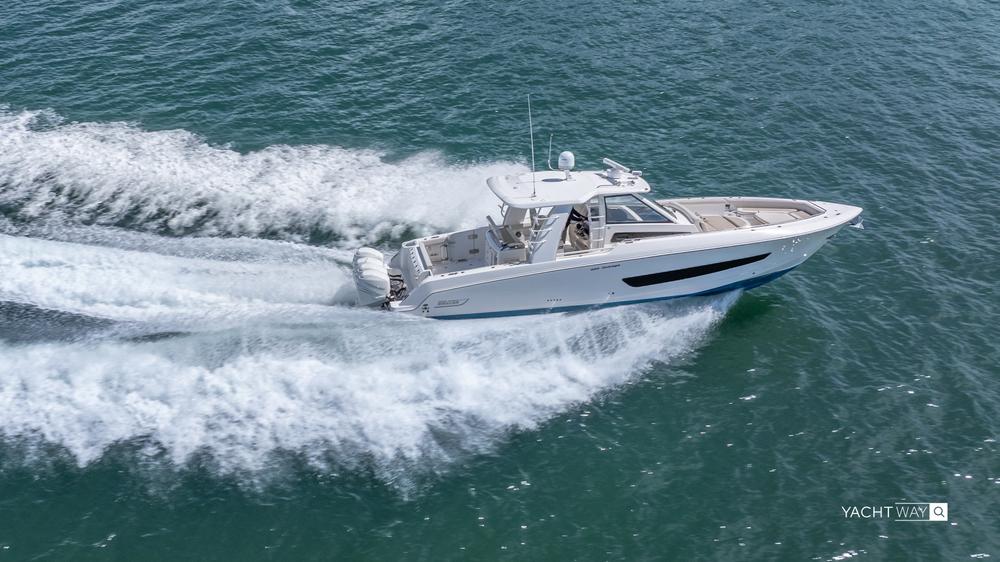 2018 Boston Whaler 420 Outrage