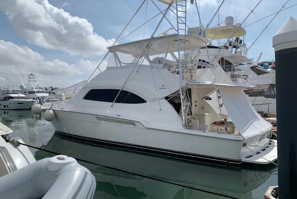 2005 Bertram Convertible 570