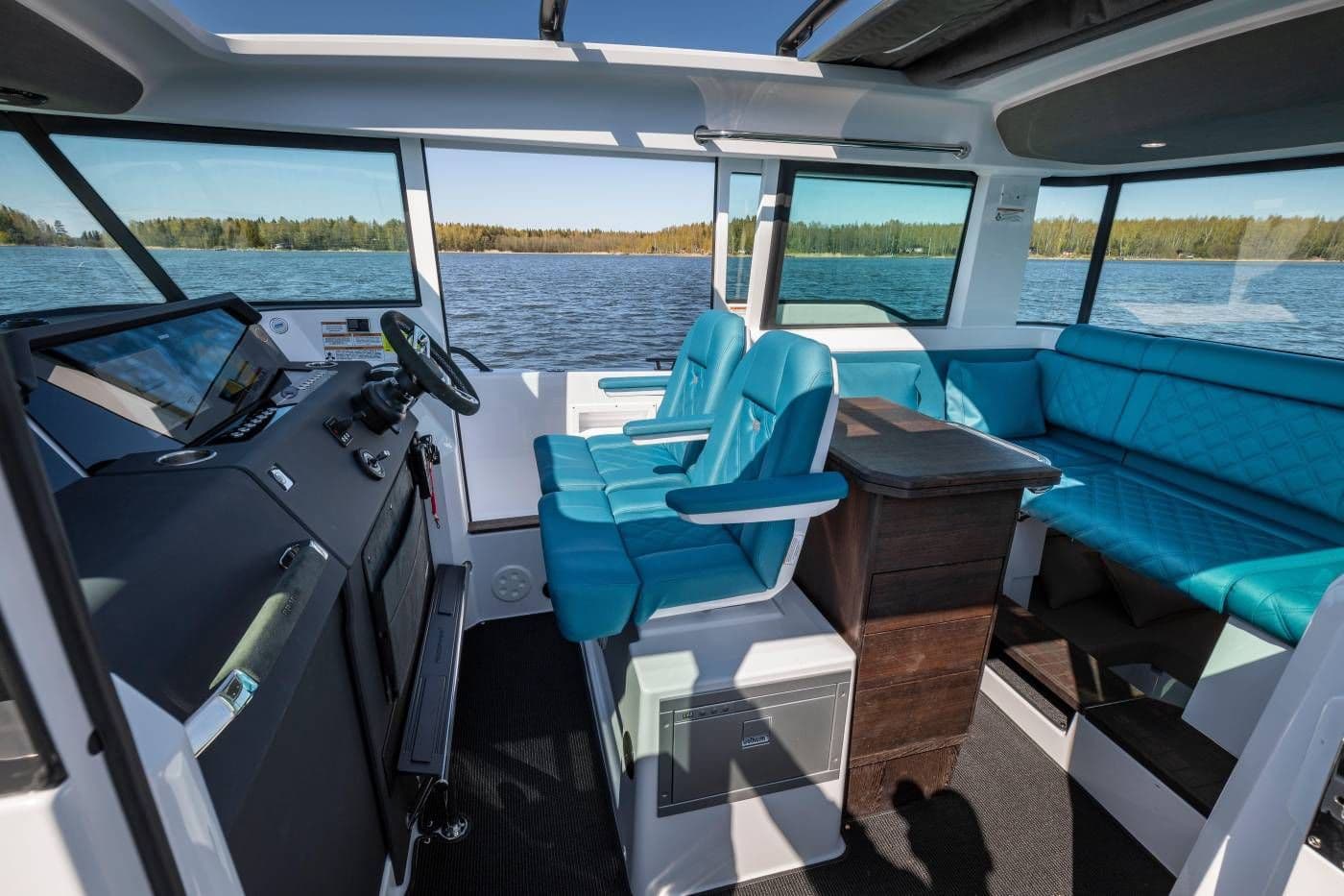 2024 Axopar 37 XC Cross Cabin Sold in Wrightsville Beach, North Carolina Center Console 2