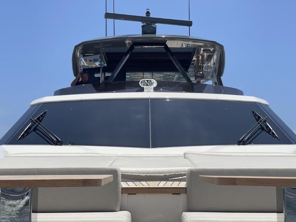 2021-ferretti-yachts-920-power-9880134-20250722115739849-1.jpg