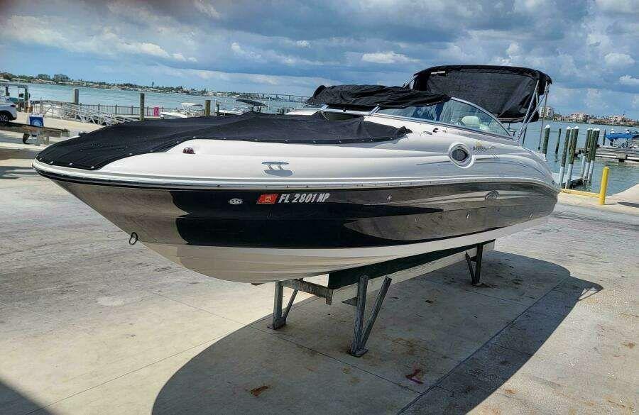 Sea Ray 240 Sundeck For Sale