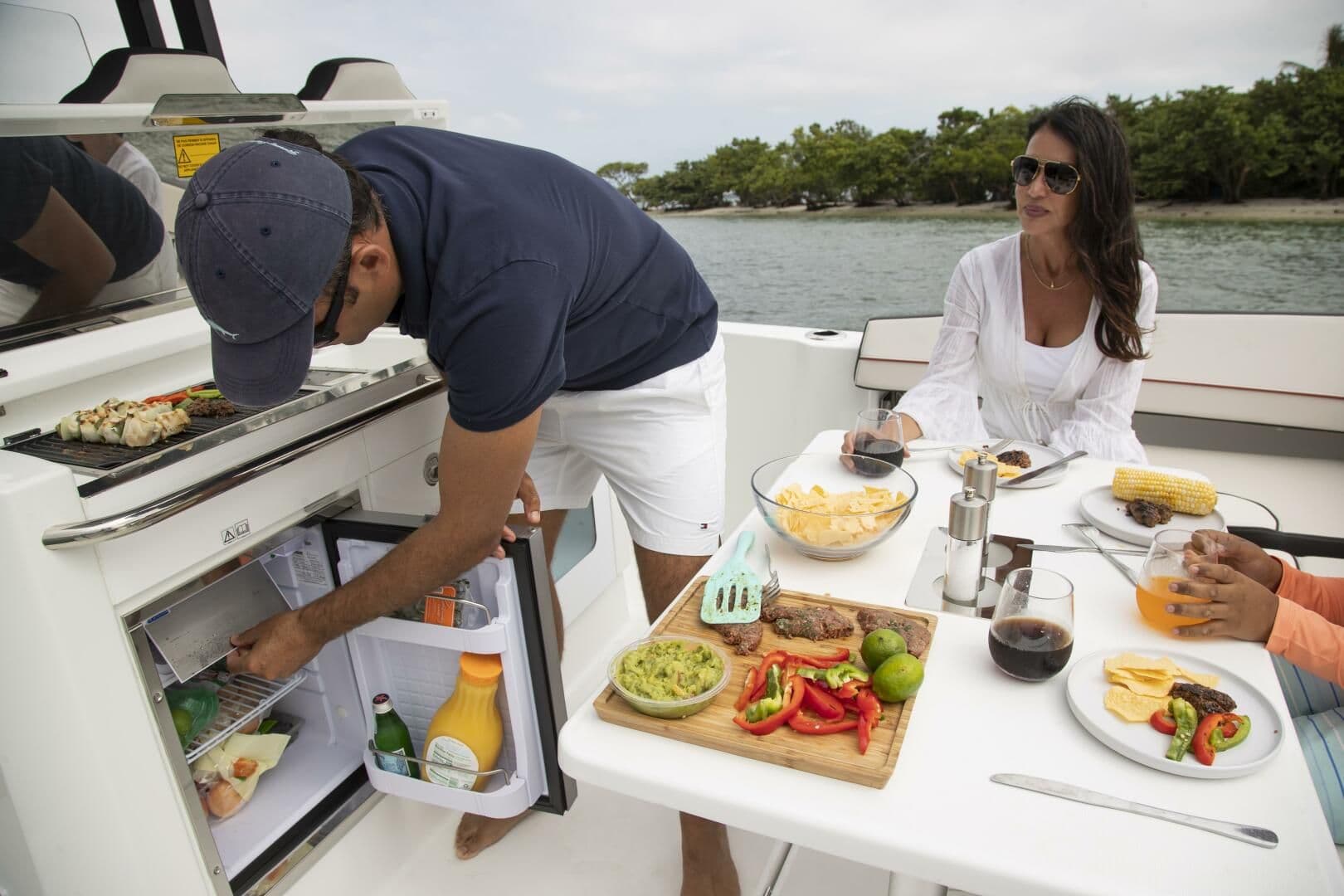 2024 Jeanneau Leader 10.5 CC for Sale in Fort Lauderdale, Florida Center Console 1