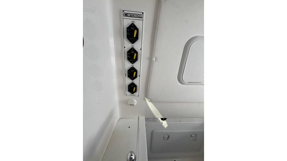 2023 Contender 39ST for Sale in Fort Lauderdale, Florida Center Console 3