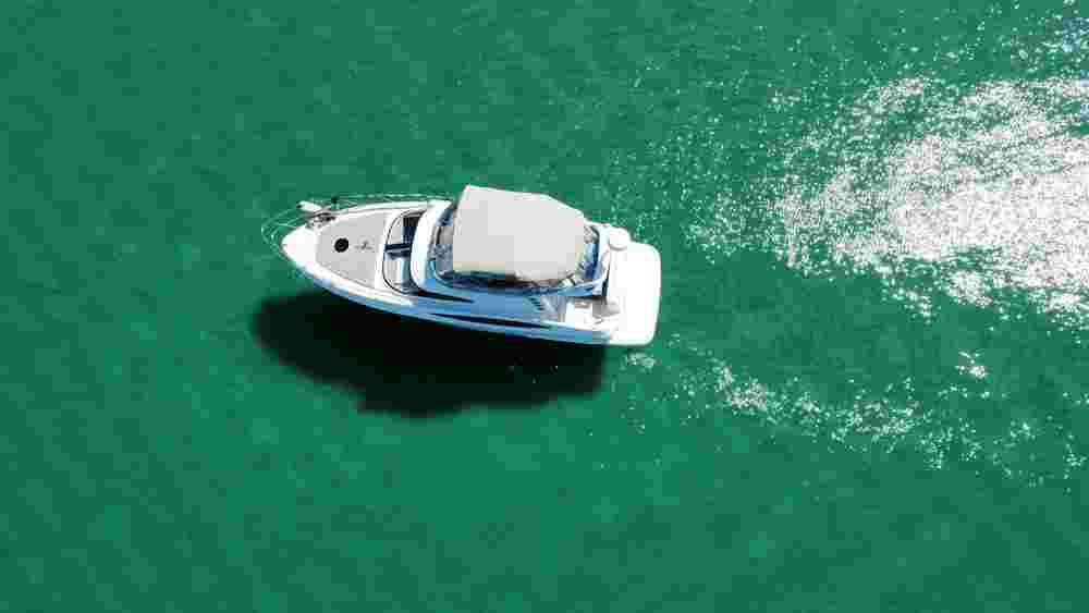 2001 Regal 3780 Commodore