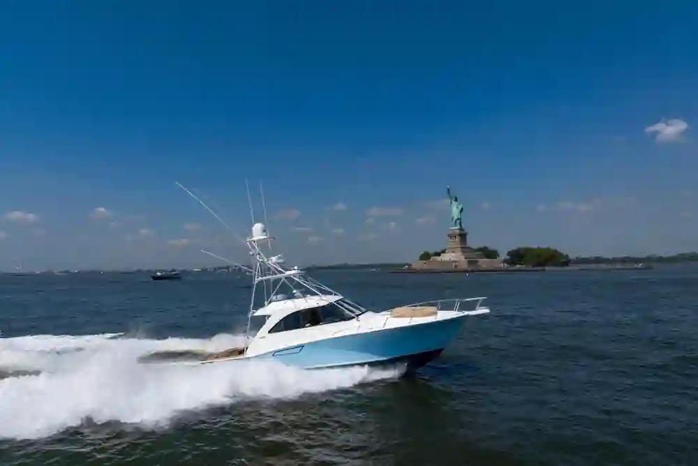 CABO 44 Hardtop Express à vendre