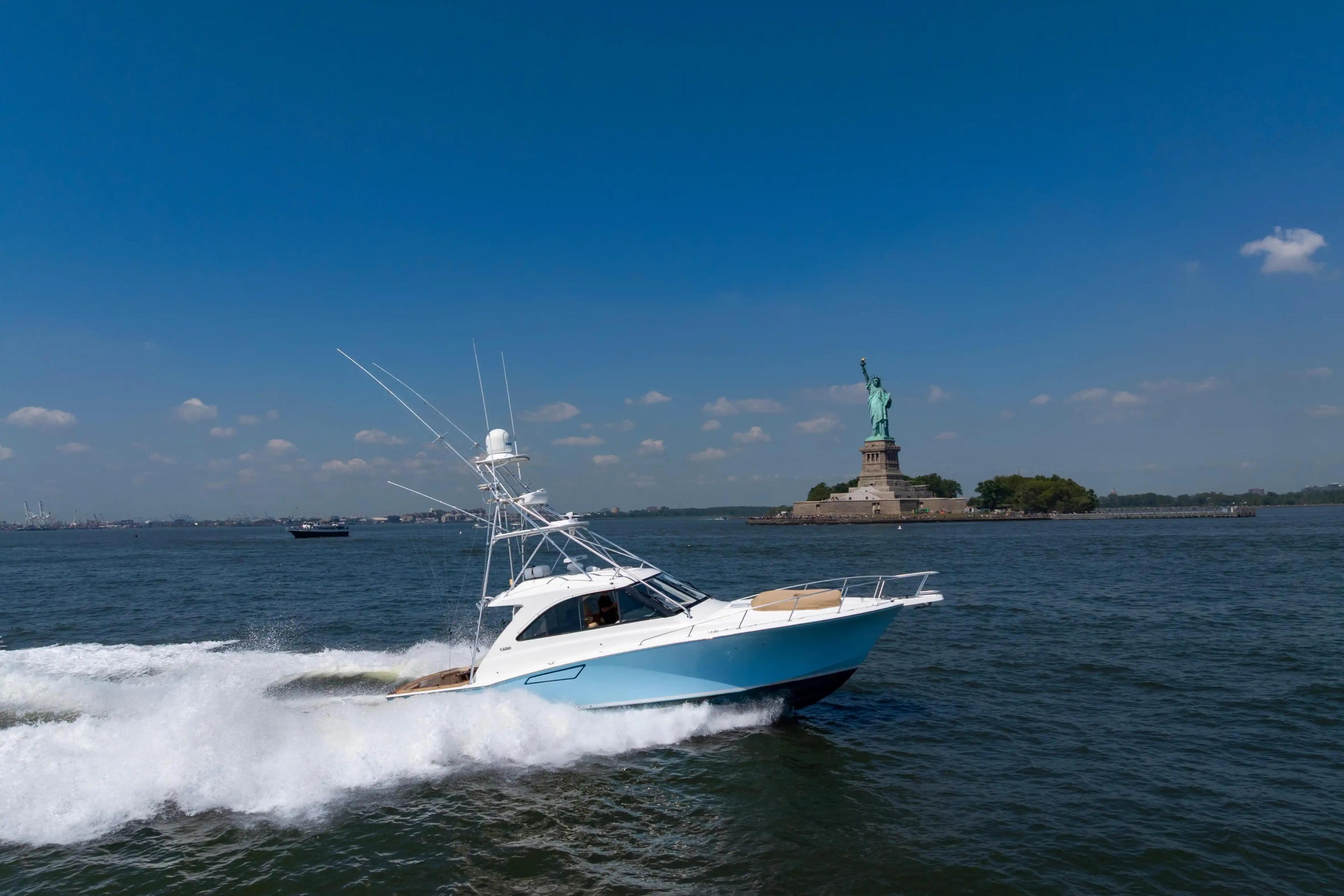 CABO 44 Hardtop Express à vendre