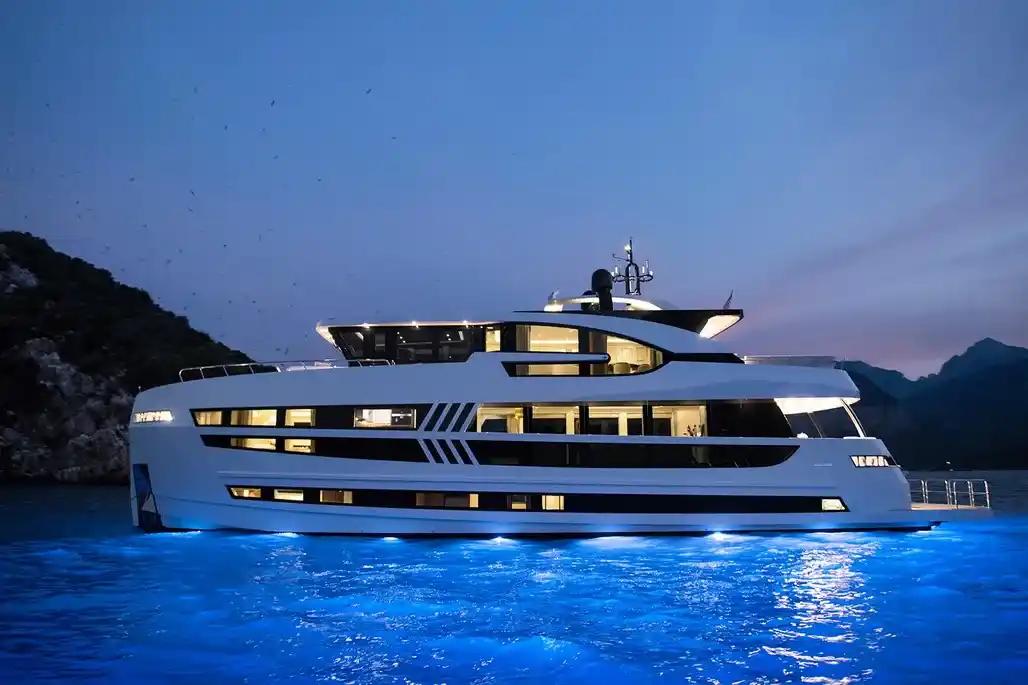 Lazzara UHV 87 For Sale