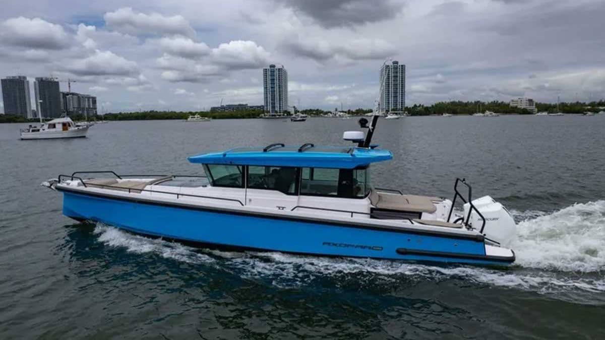 2023 Axopar 37 XC Cross Cabin te koop in Miami, Florida Center Console