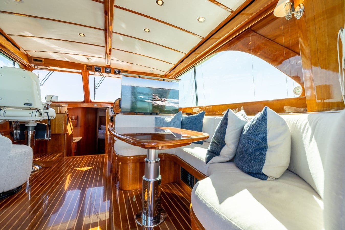2014 Hinckley Yachts Talaria 48 Flybridge for Sale in Montauk, New York Flybridge 3