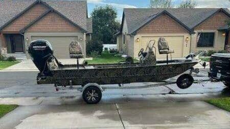 Lowe Roughneck 1860 CC te koop