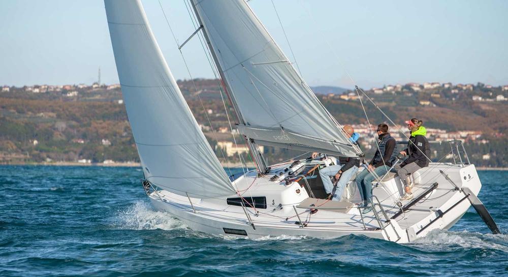 2026 Beneteau First 27